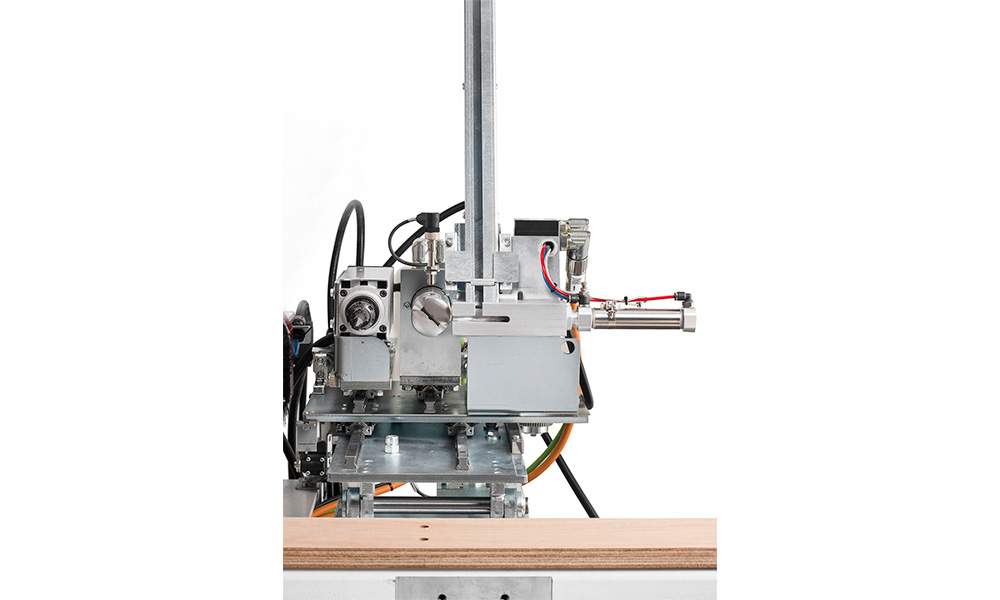Grupul Anuba: Masina Frezat CNC Anuba, Tekno Basic